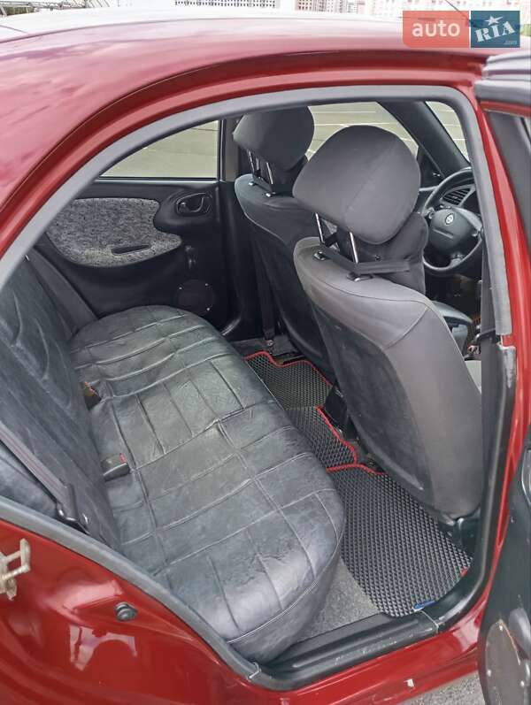 Седан Daewoo Lanos 2004 в Киеве