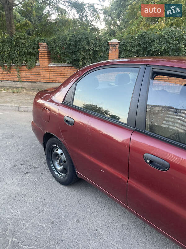 Седан Daewoo Lanos 2003 в Кривом Роге
