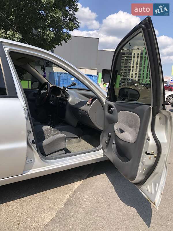 Седан Daewoo Lanos 2005 в Вишневом