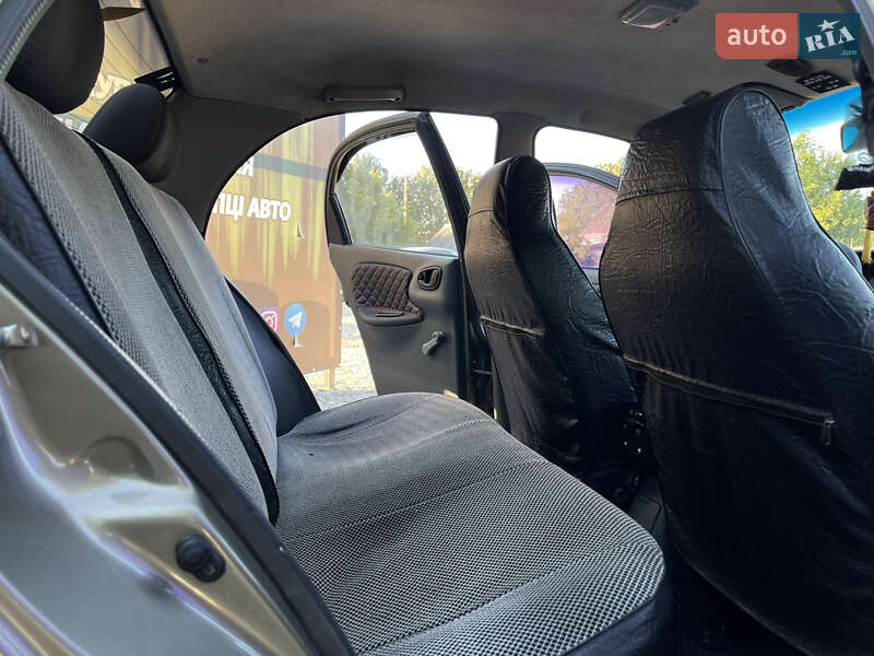 Седан Daewoo Lanos 2003 в Харькове