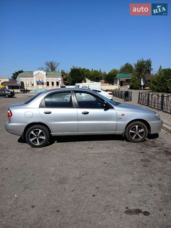 Седан Daewoo Lanos 2003 в Кременчуці