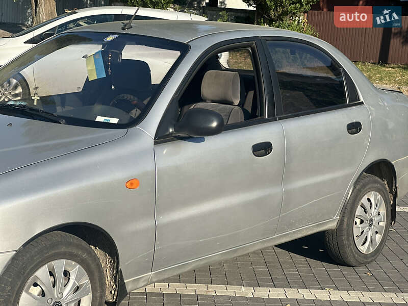 Седан Daewoo Lanos 2006 в Ровно