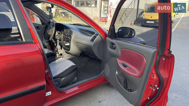 Седан Daewoo Lanos 2008 в Черновцах