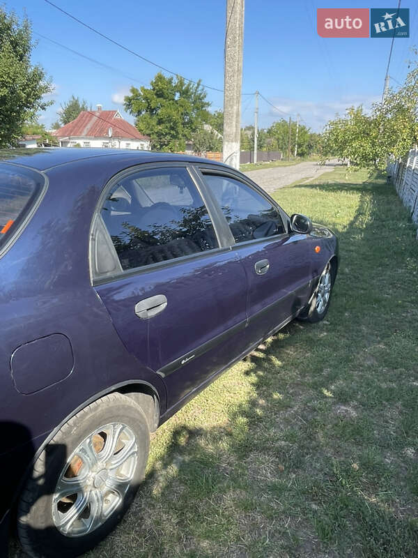 Седан Daewoo Lanos 2004 в Семеновке