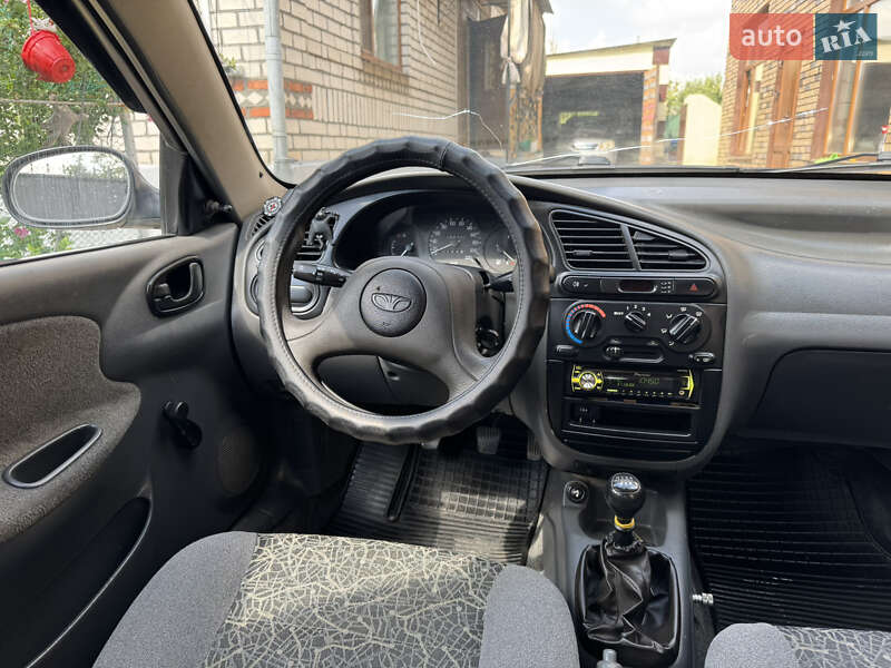 Седан Daewoo Lanos 2005 в Новом Буге