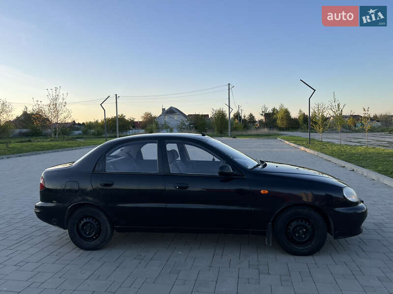 Седан Daewoo Lanos 2008 в Рівному