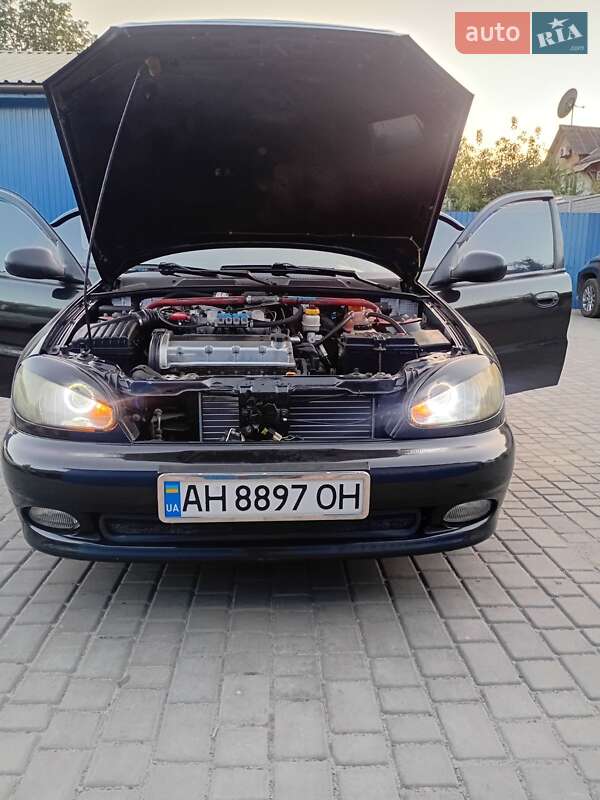 Седан Daewoo Lanos 2010 в Кривом Роге