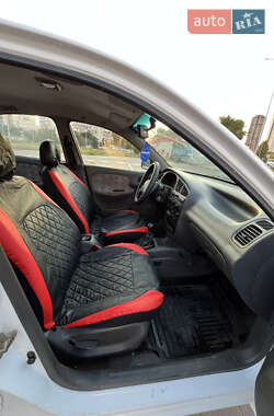 Седан Daewoo Lanos 2001 в 