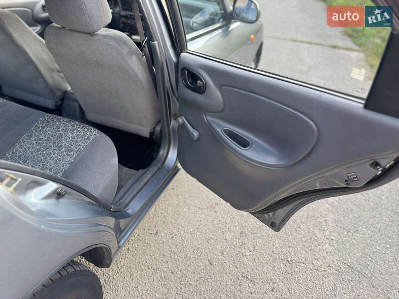 Седан Daewoo Lanos 2009 в Лубнах