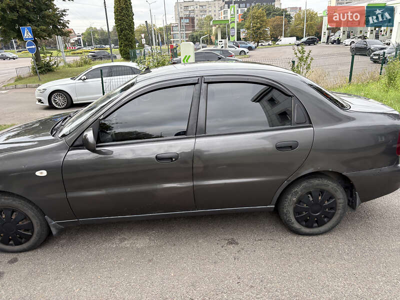 Седан Daewoo Lanos 2013 в Львові