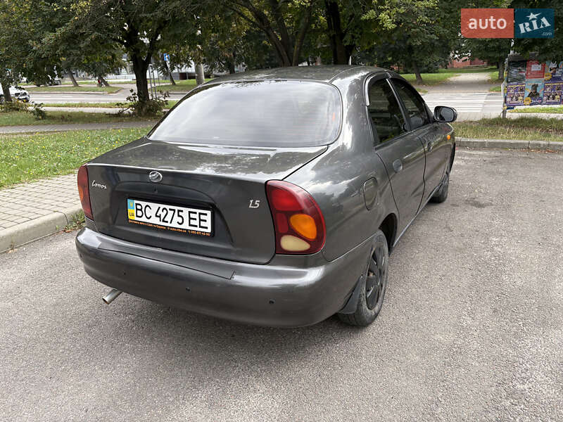 Седан Daewoo Lanos 2013 в Львові
