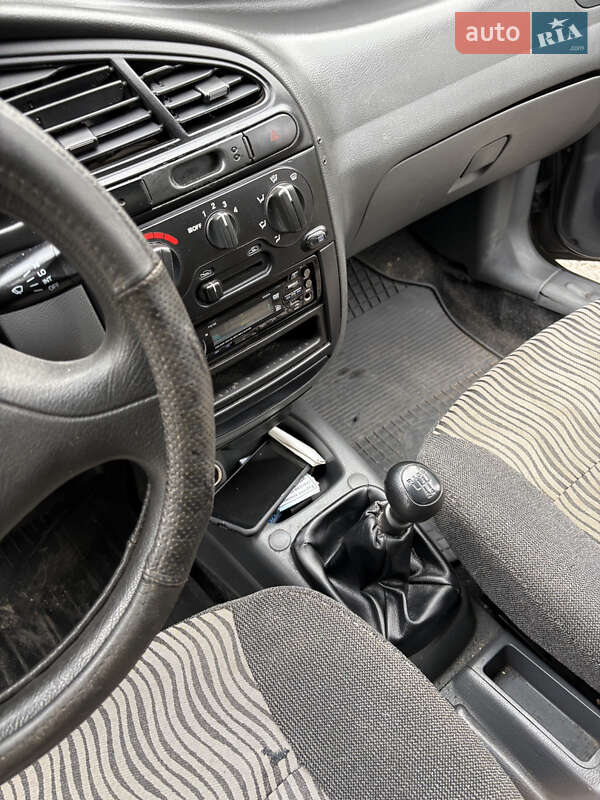 Седан Daewoo Lanos 2013 в Львові