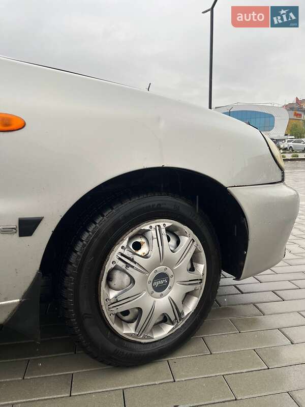 Хетчбек Daewoo Lanos 2004 в Ужгороді