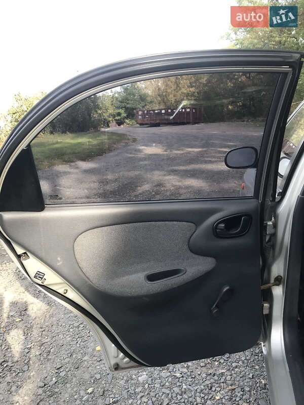 Седан Daewoo Lanos 2005 в Горишних Плавнях
