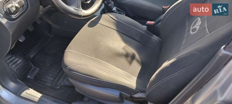 Седан Daewoo Lanos 1998 в Запорожье