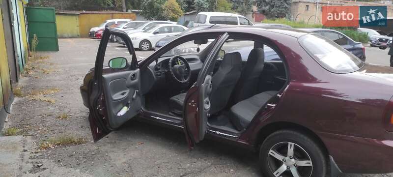 Седан Daewoo Lanos 2010 в Киеве