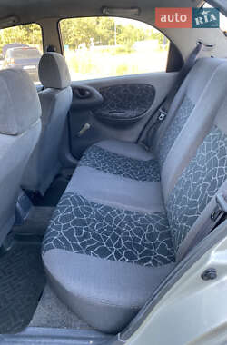 Седан Daewoo Lanos 2004 в 