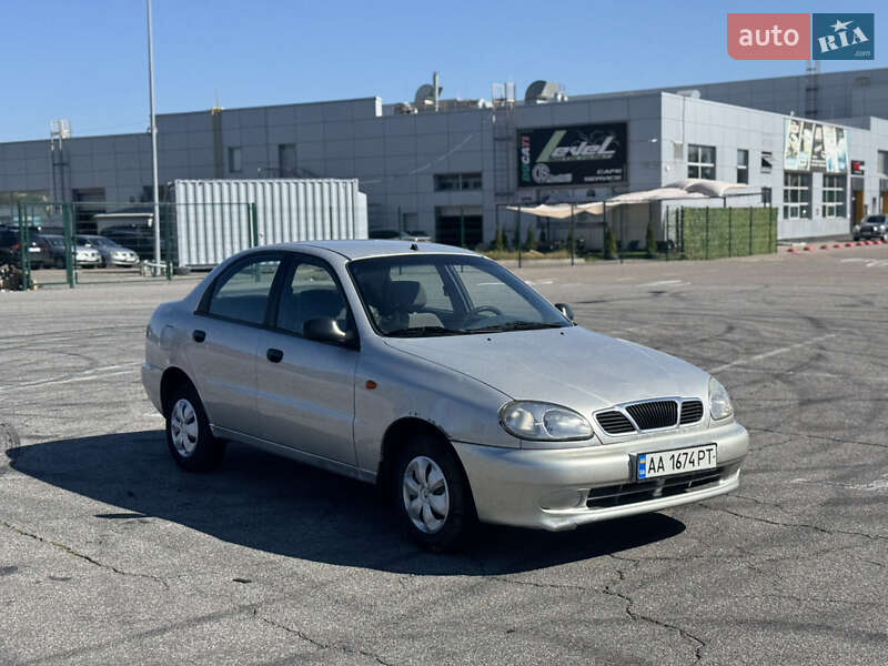 Седан Daewoo Lanos 2004 в Киеве