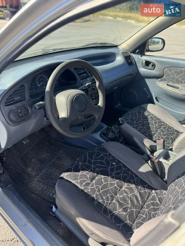 Седан Daewoo Lanos 2004 в Киеве