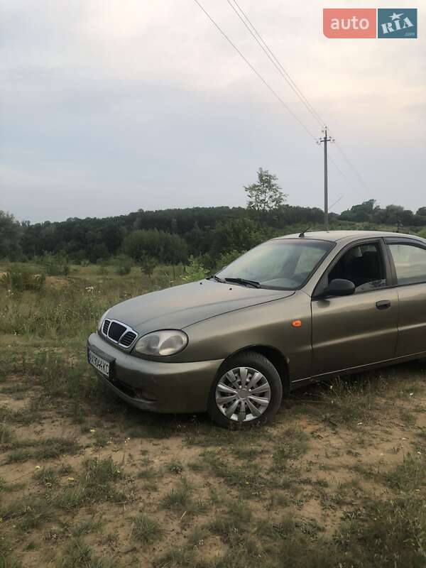 Седан Daewoo Lanos 2004 в Валках