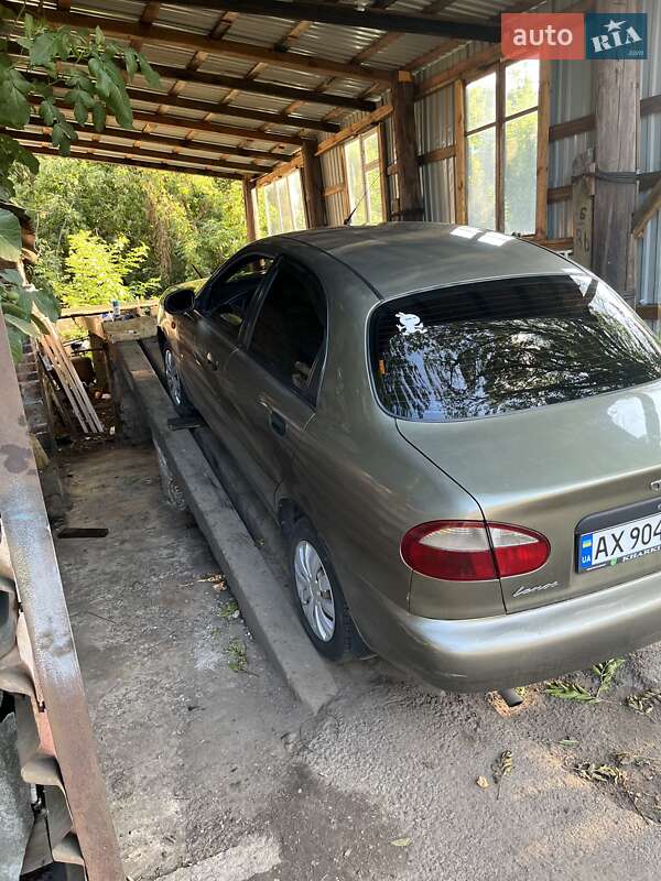 Седан Daewoo Lanos 2004 в Валках