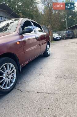 Седан Daewoo Lanos 2004 в Киеве