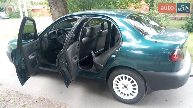 Седан Daewoo Lanos 1998 в Хмельницком