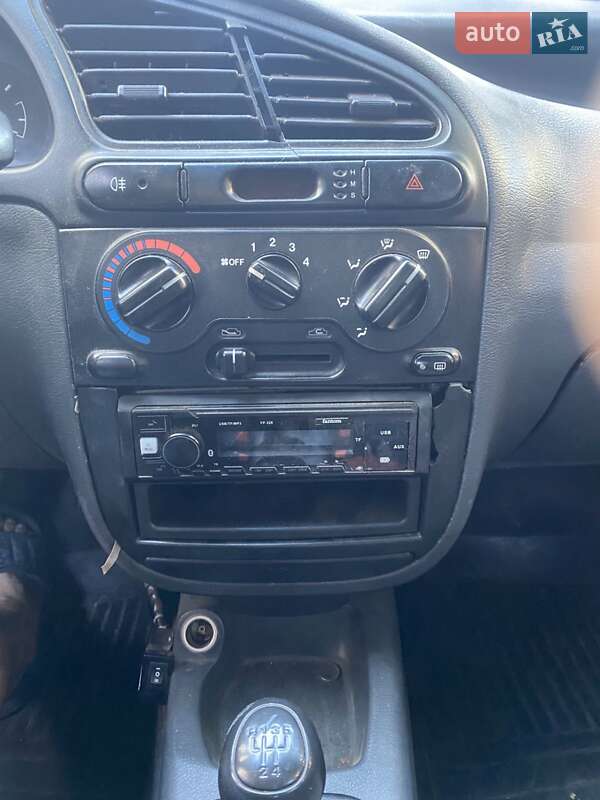 Седан Daewoo Lanos 2005 в Ровно