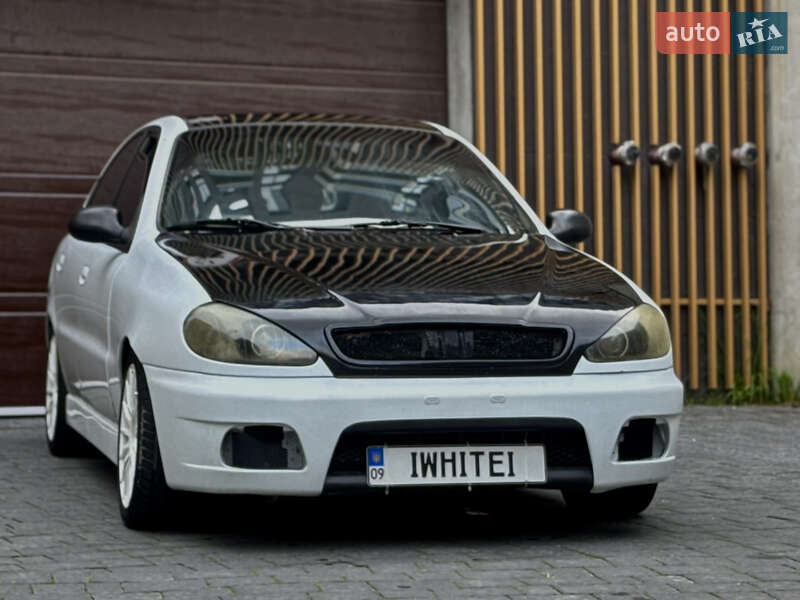 Седан Daewoo Lanos 2003 в Львові