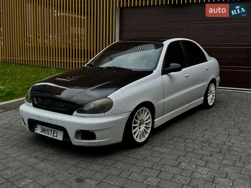 Седан Daewoo Lanos 2003 в Львові