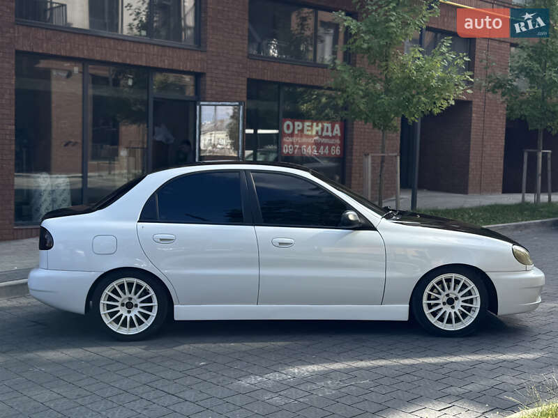Седан Daewoo Lanos 2003 в Львові