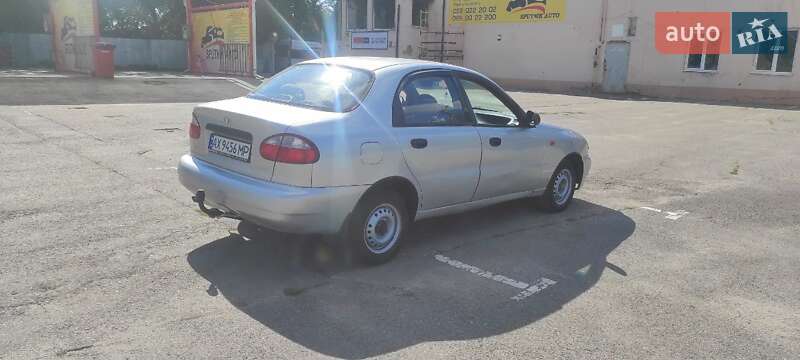 Седан Daewoo Lanos 2001 в Харькове