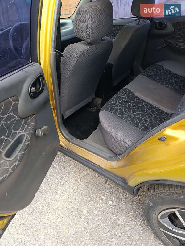 Седан Daewoo Lanos 2002 в Харкові