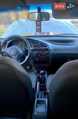 Седан Daewoo Lanos 2003 в Болехові