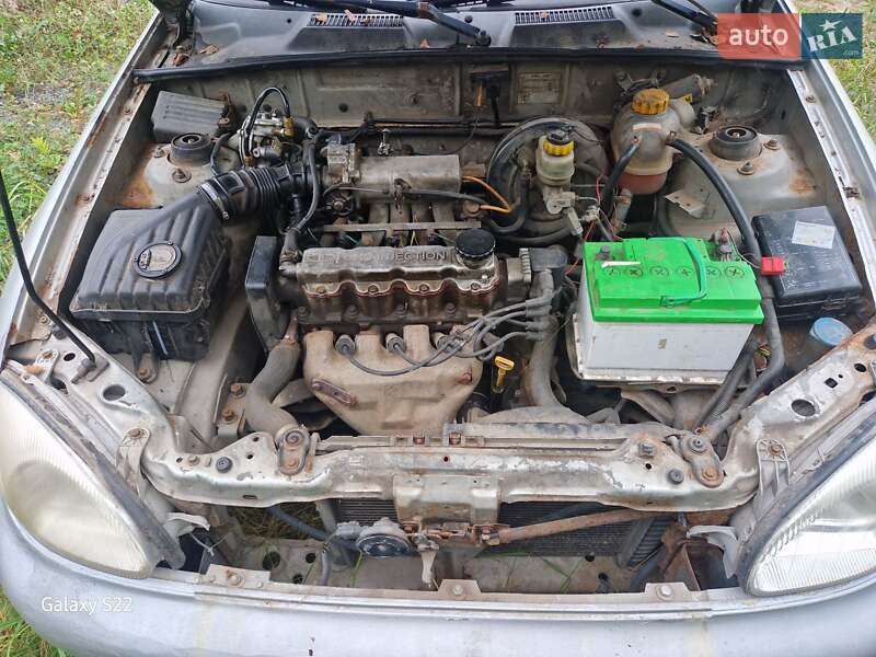 Седан Daewoo Lanos 2004 в Житомире