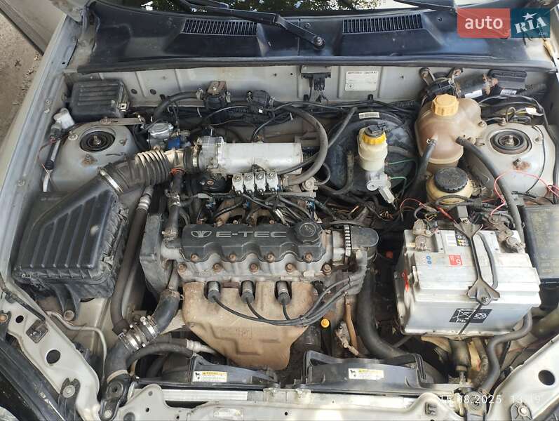 Седан Daewoo Lanos 2002 в Кривом Роге