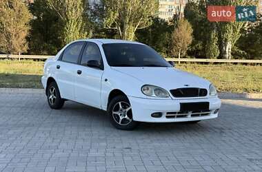 Седан Daewoo Lanos 2002 в Дніпрі