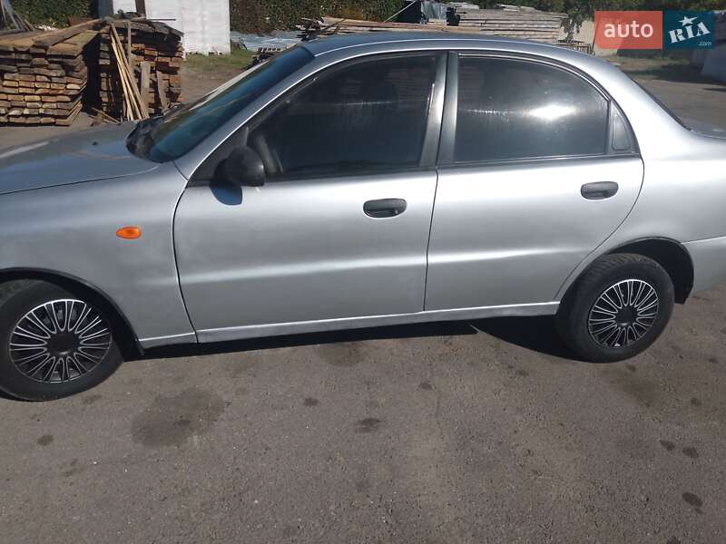 Седан Daewoo Lanos 2008 в Ровно