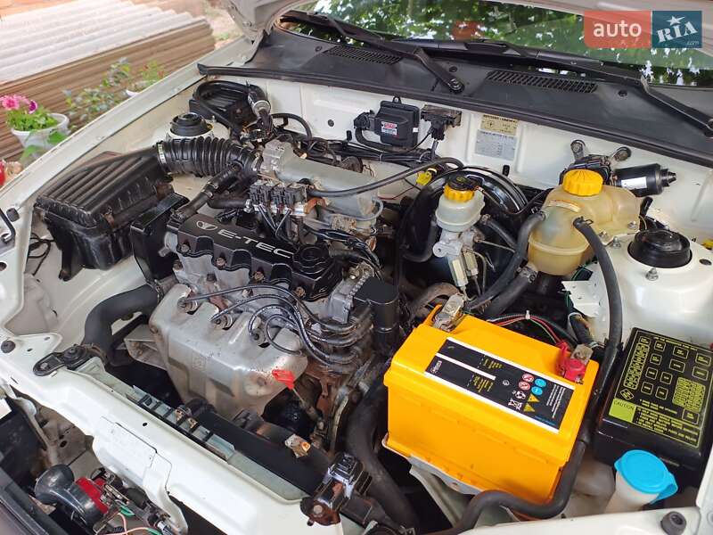 Седан Daewoo Lanos 1998 в Никополе