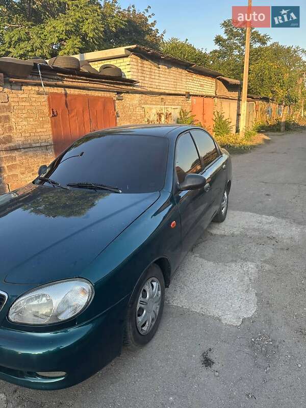 Седан Daewoo Lanos 1998 в Запорожье