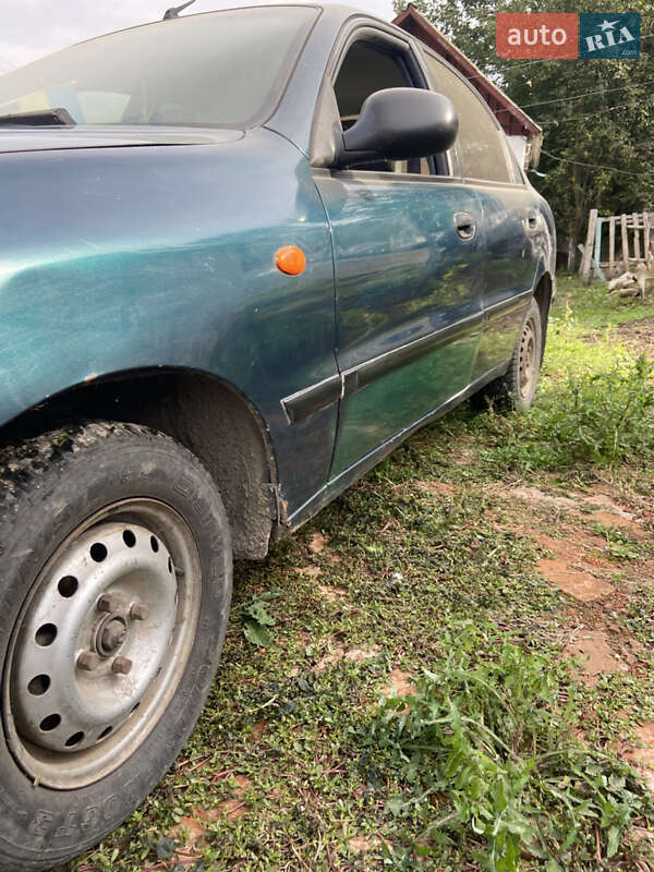 Седан Daewoo Lanos 2004 в Житомире