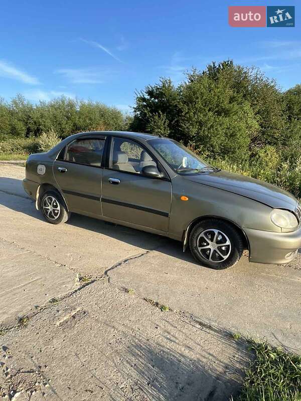 Седан Daewoo Lanos 2004 в Мостиске