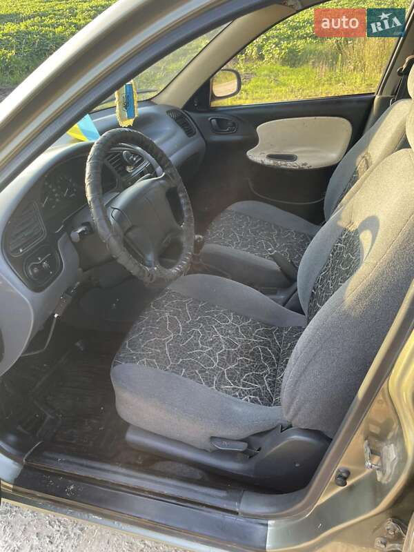 Седан Daewoo Lanos 2004 в Мостиске