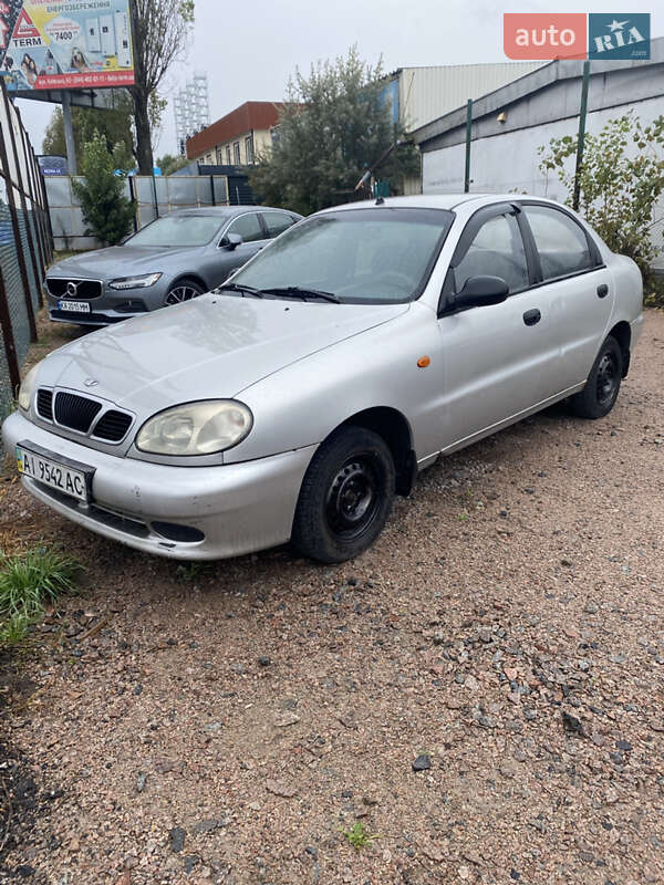Седан Daewoo Lanos 2004 в Киеве