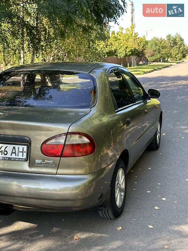 Седан Daewoo Lanos 2004 в Ровно