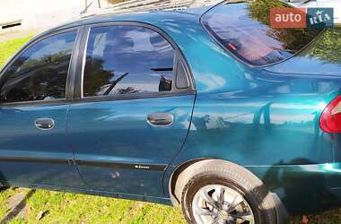 Седан Daewoo Lanos 2004 в Синельниковому