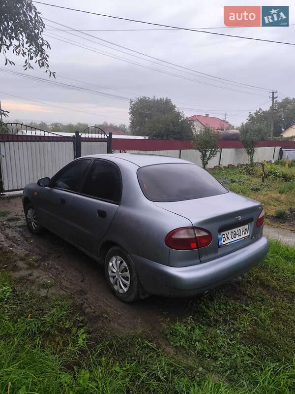Седан Daewoo Lanos 2009 в Новоселице