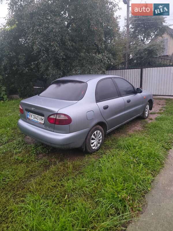Седан Daewoo Lanos 2009 в Новоселице