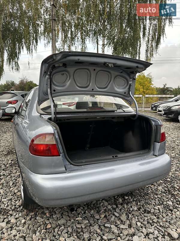 Седан Daewoo Lanos 2010 в Смеле