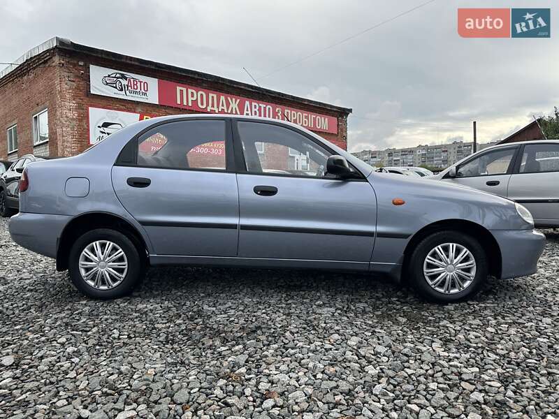 Седан Daewoo Lanos 2010 в Смеле